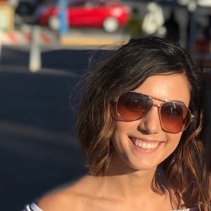 Meet your Posher, Kayla